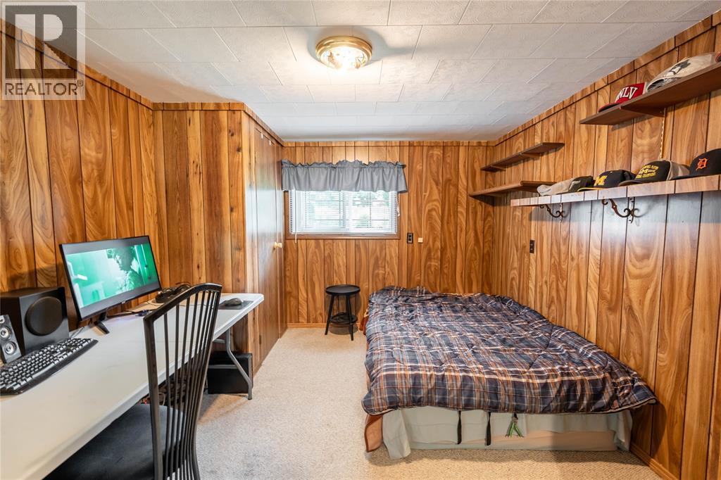 8 PARRY DRIVE - 20