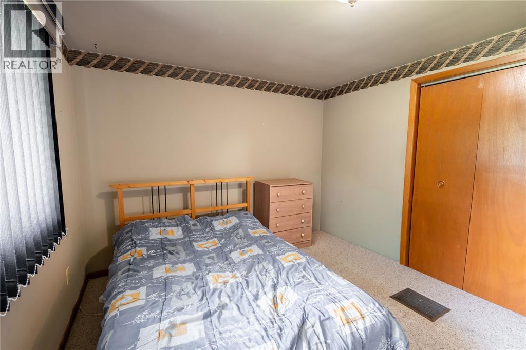 8 PARRY DRIVE - 14