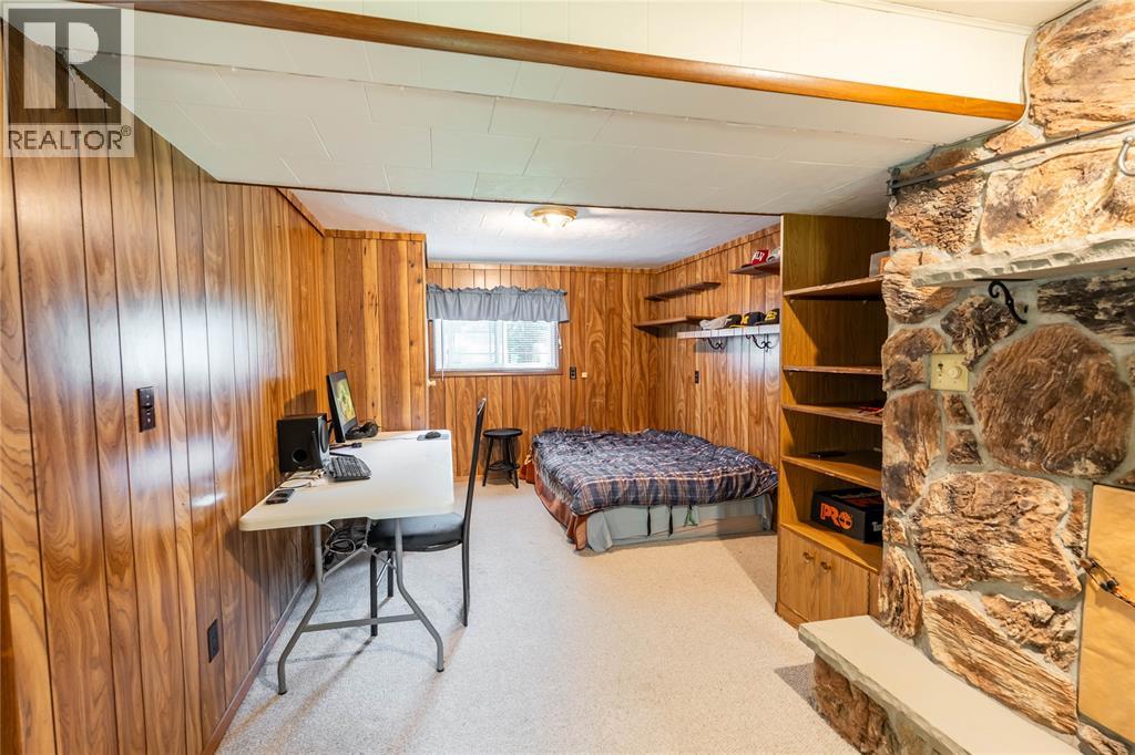 8 PARRY DRIVE - 18
