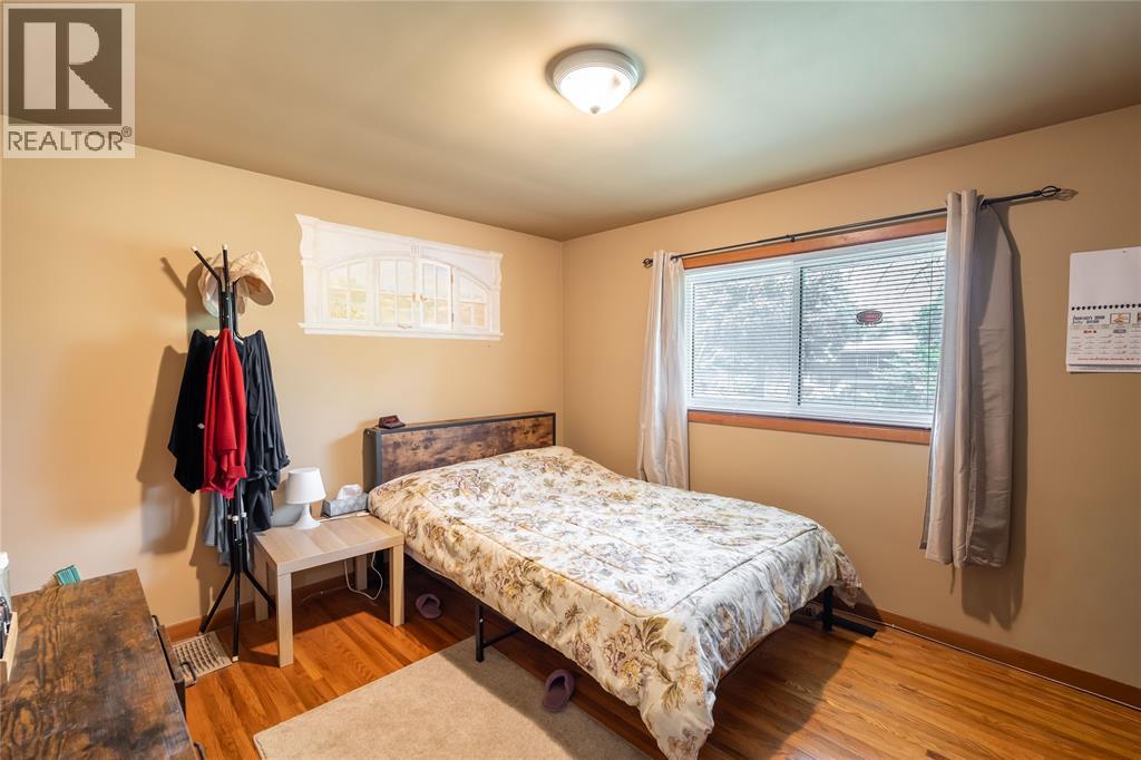 8 PARRY DRIVE - 11