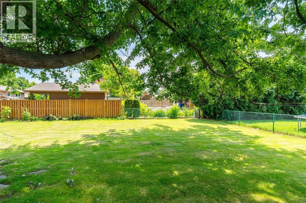 8 PARRY DRIVE - 26