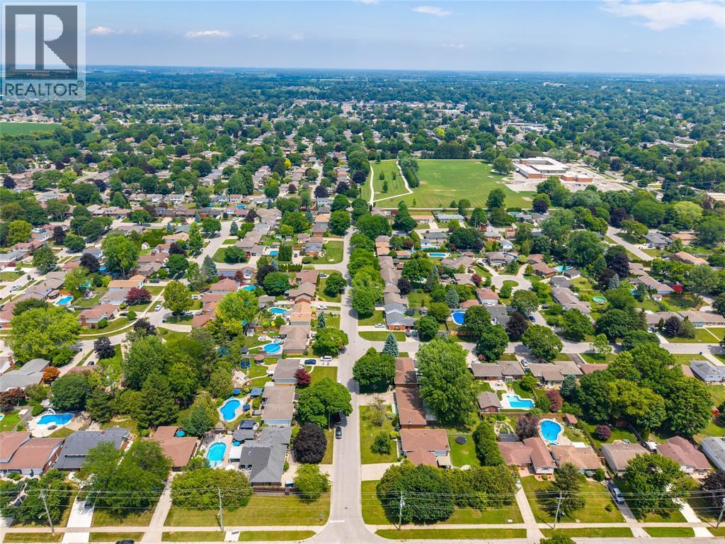 8 PARRY DRIVE - 34