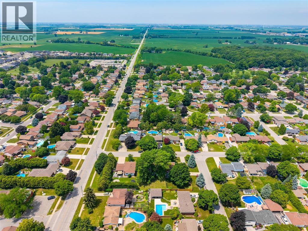 8 PARRY DRIVE - 35