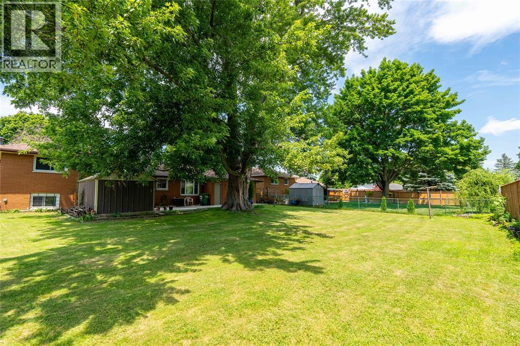 8 PARRY DRIVE - 28
