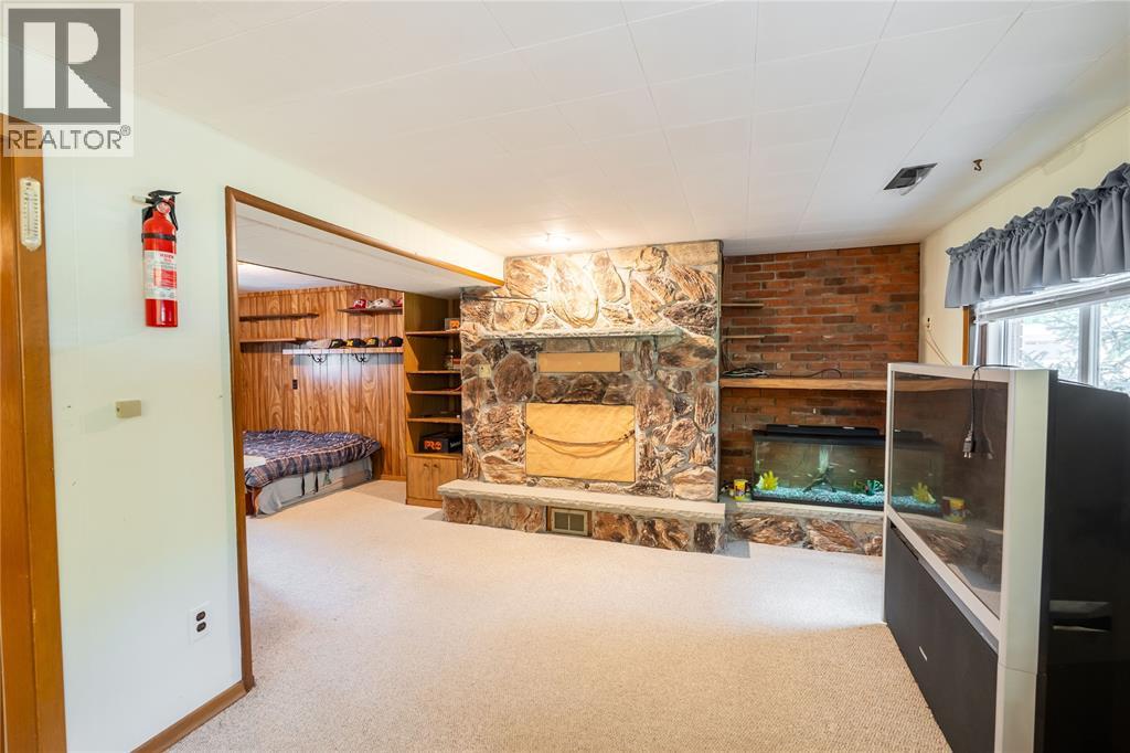 8 PARRY DRIVE - 17