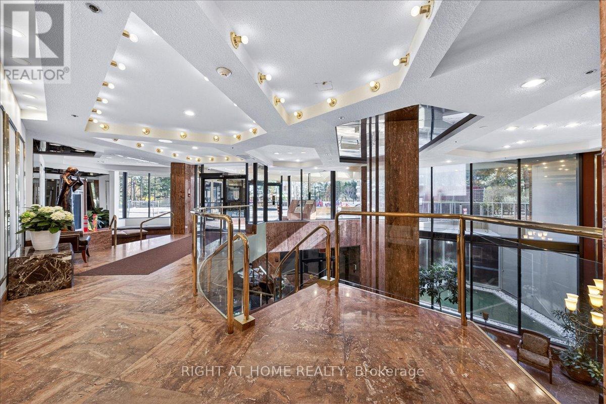 #501 85 SKYMARK DRIVE - 42