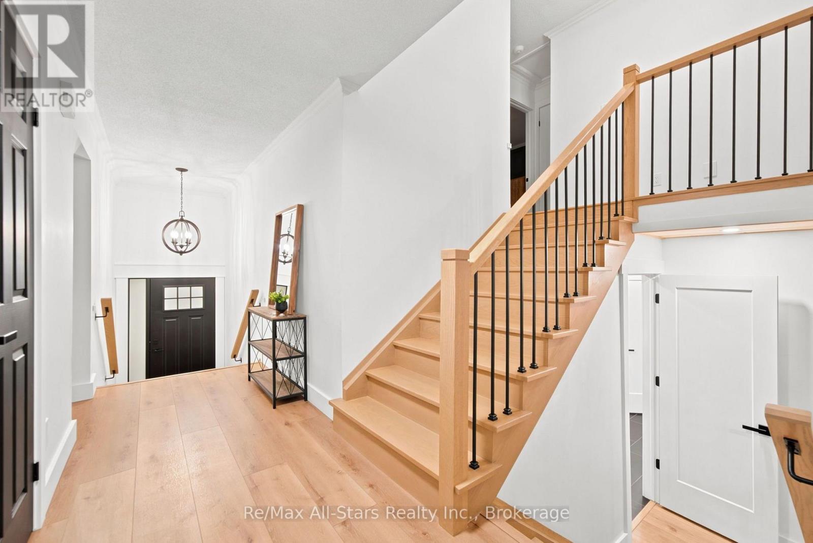 29 APPLEWOOD CRESCENT - Image 15