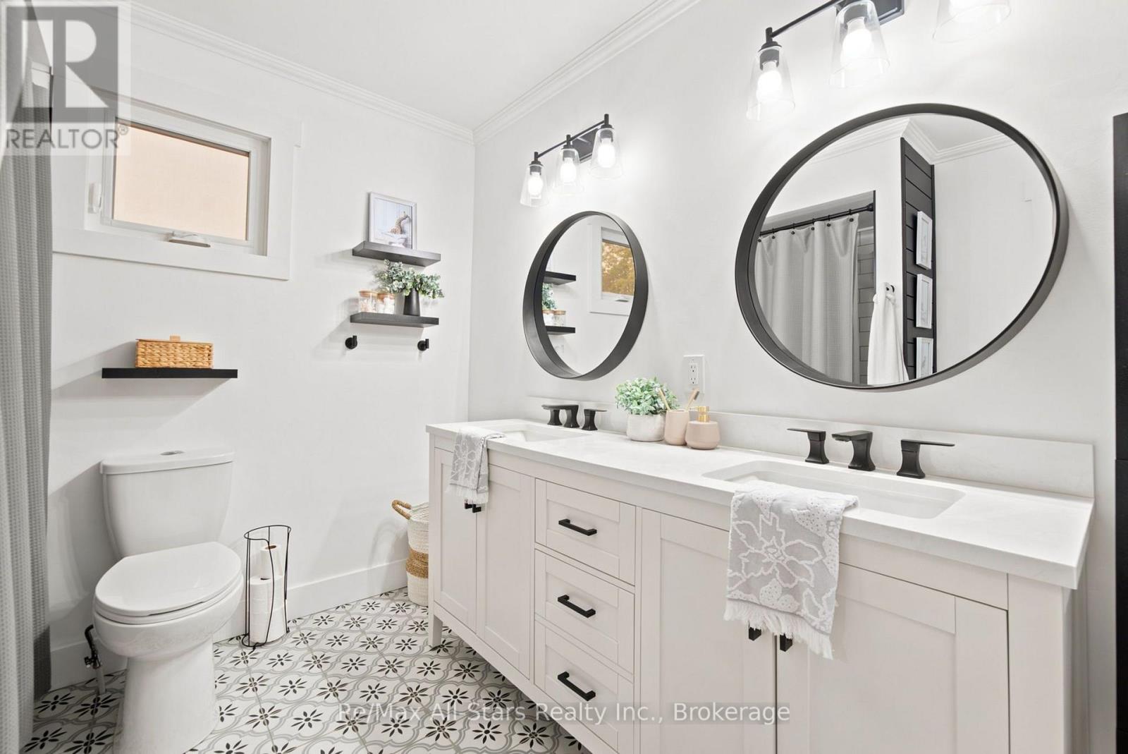 29 APPLEWOOD CRESCENT - Image 21