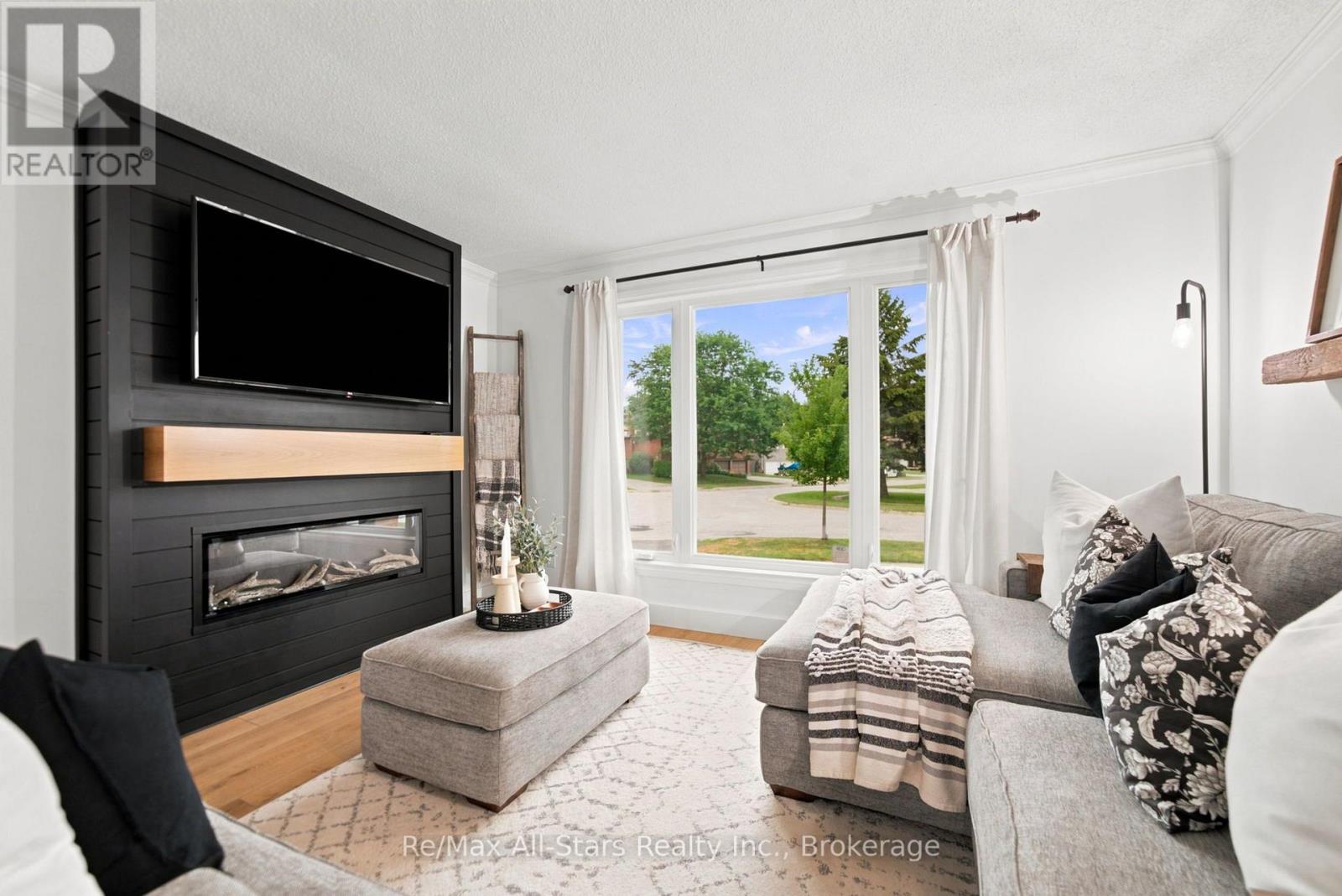 29 APPLEWOOD CRESCENT - Image 8