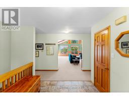 9856 Huron Place, Lambton Shores, ON N0M1T0 Photo 9