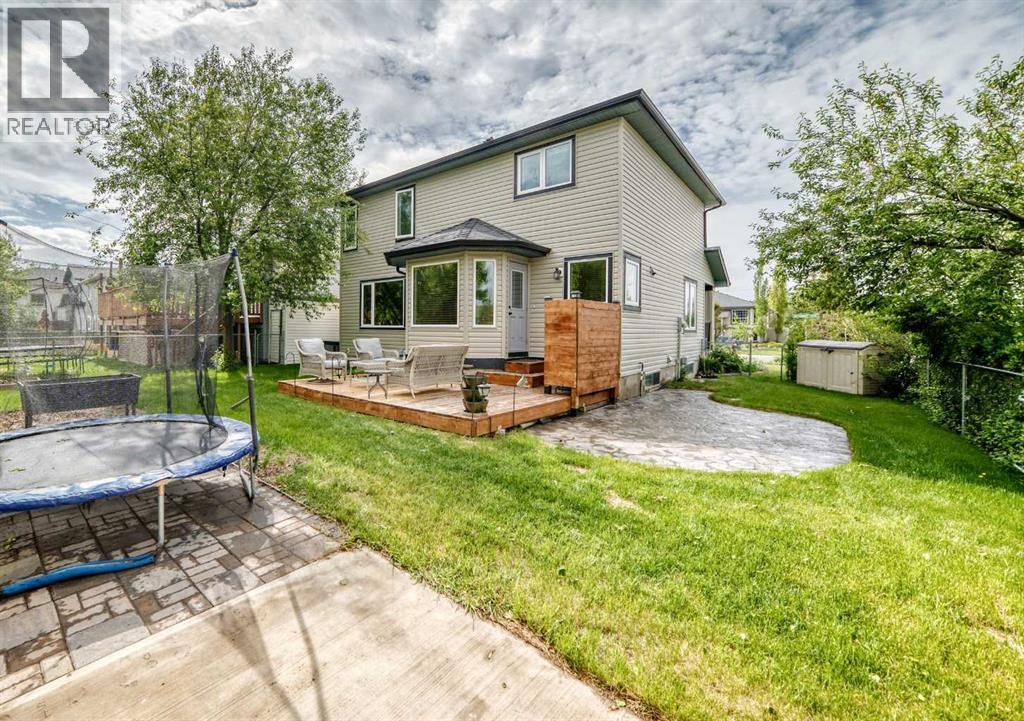 167 Fairways Close NW - 36