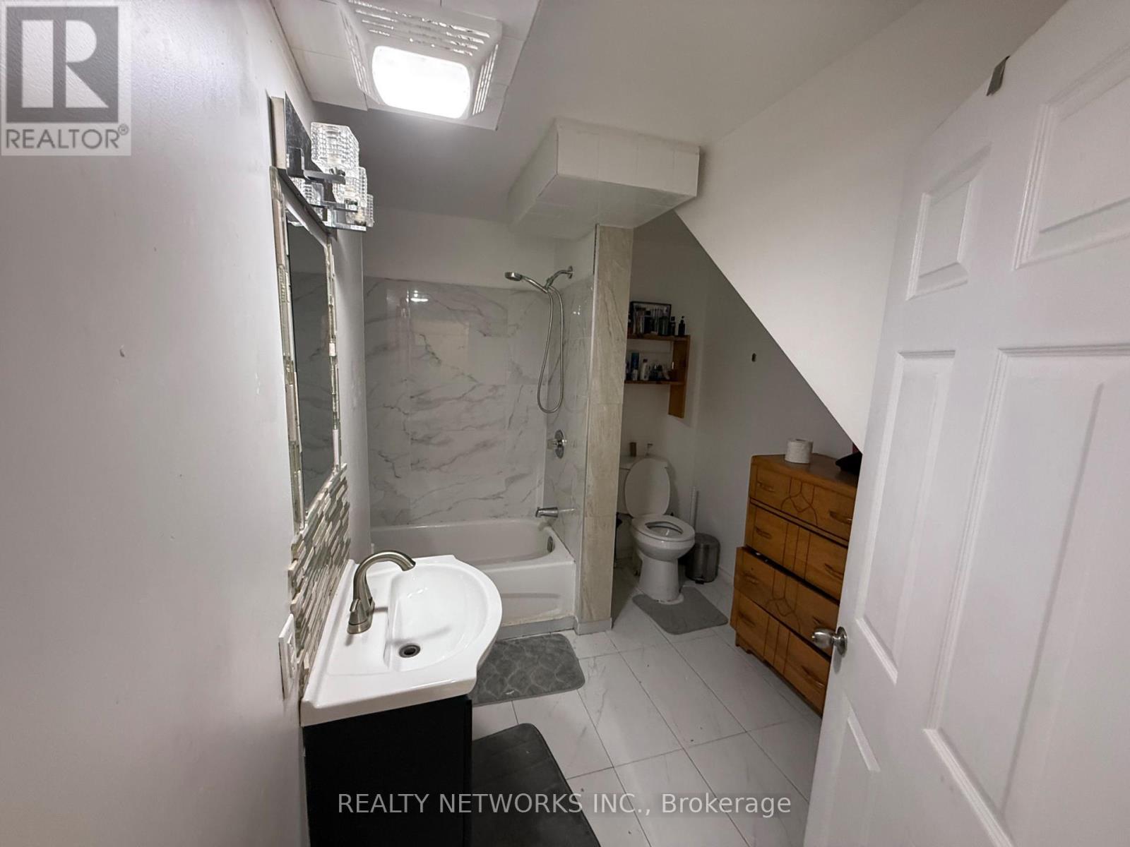 30 GOLDEN AVENUE - 6