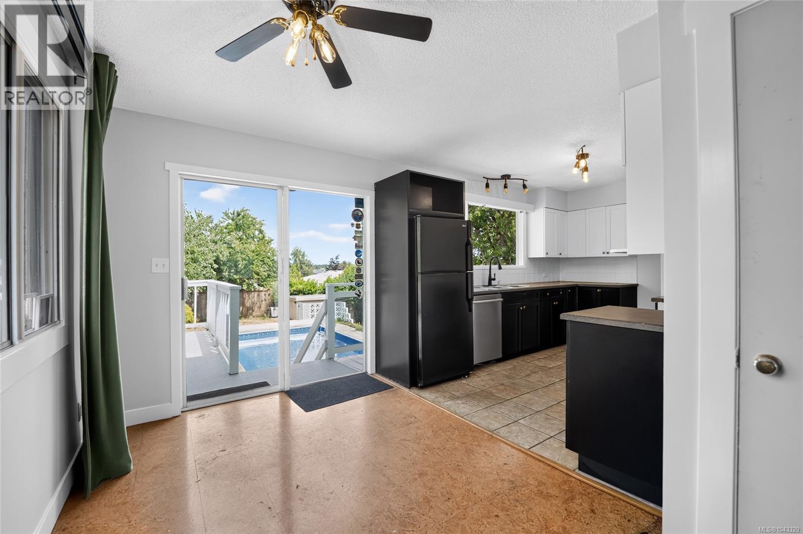 650 Hunter St - 12