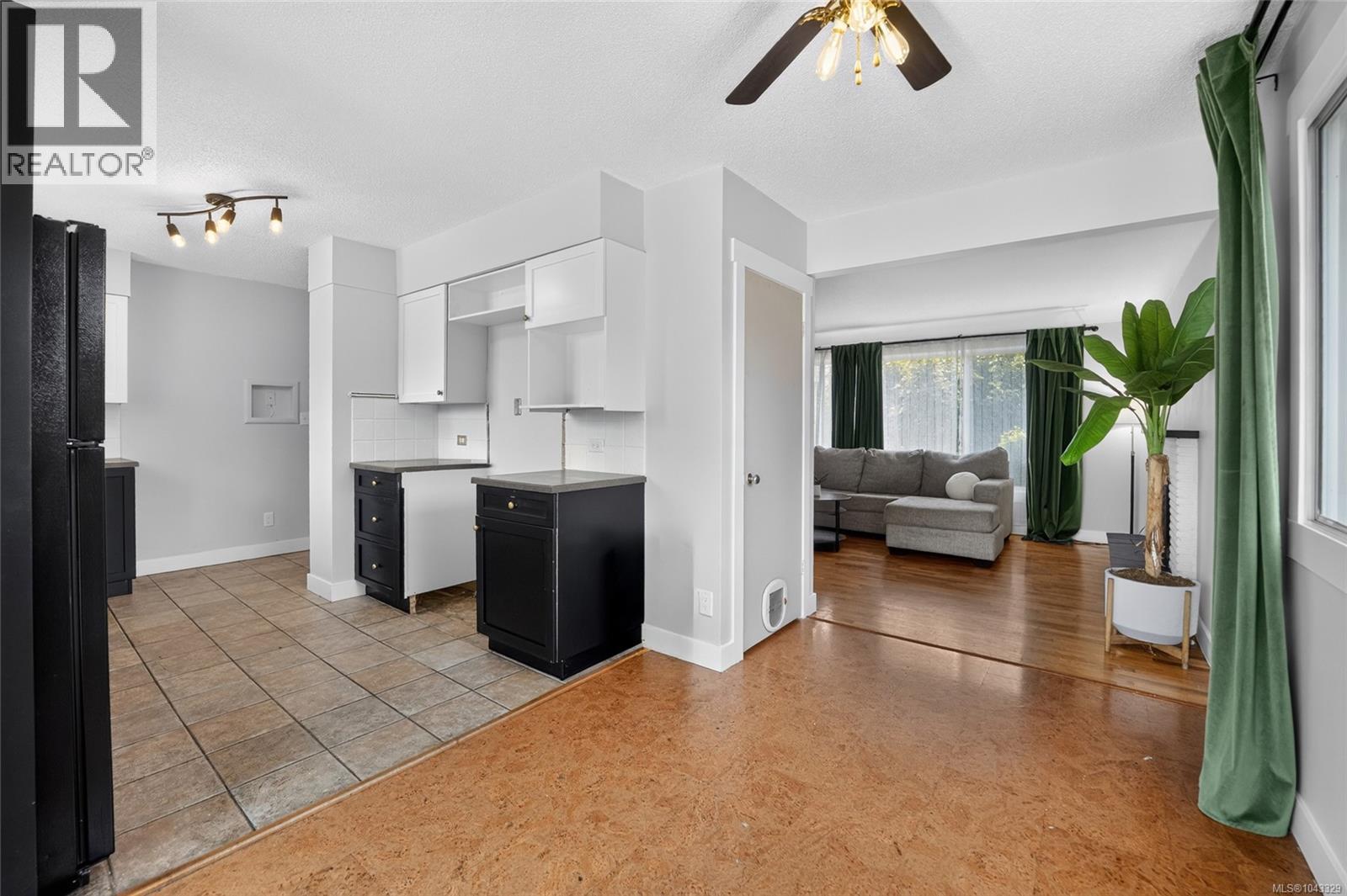 650 Hunter St - 13