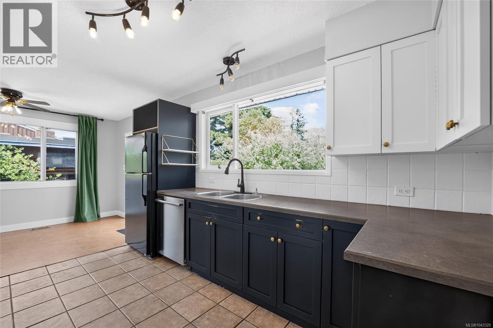 650 Hunter St - 15