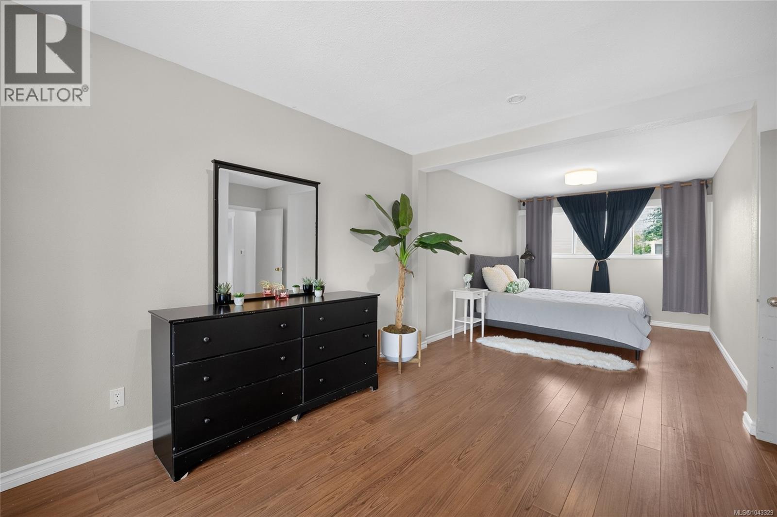 650 Hunter St - 4