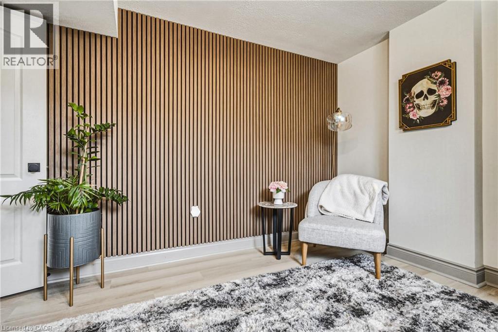 32 KOPPERFIELD Lane - 32