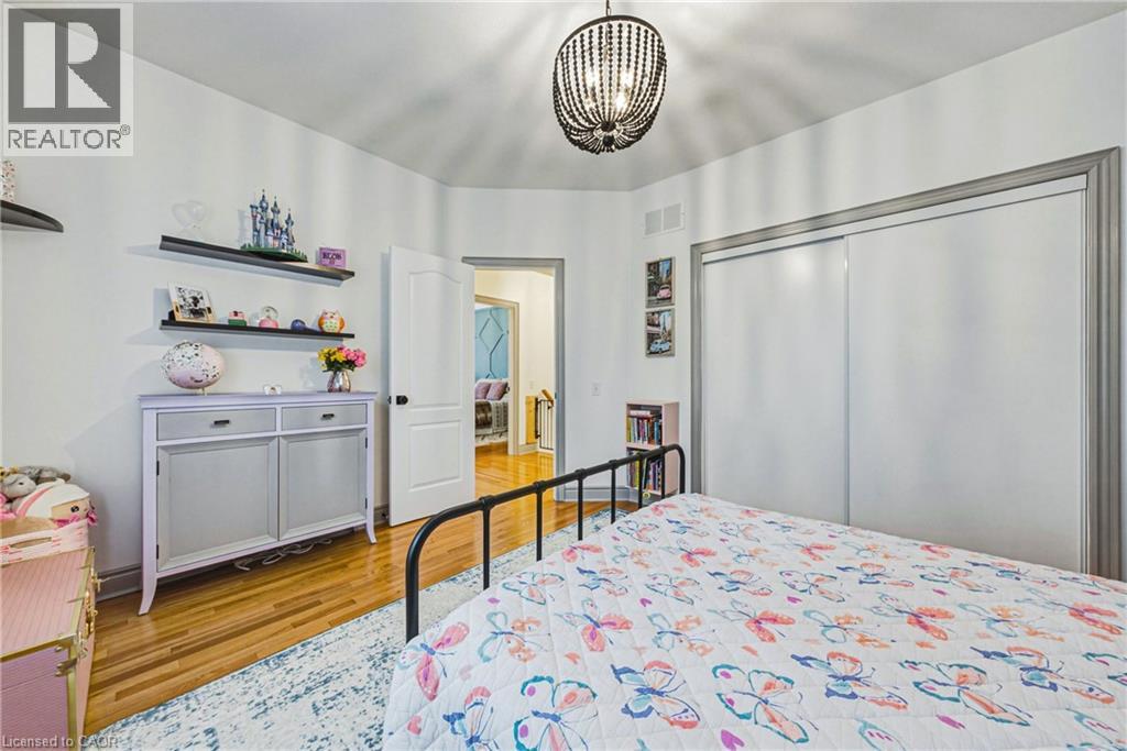 32 KOPPERFIELD Lane - 24