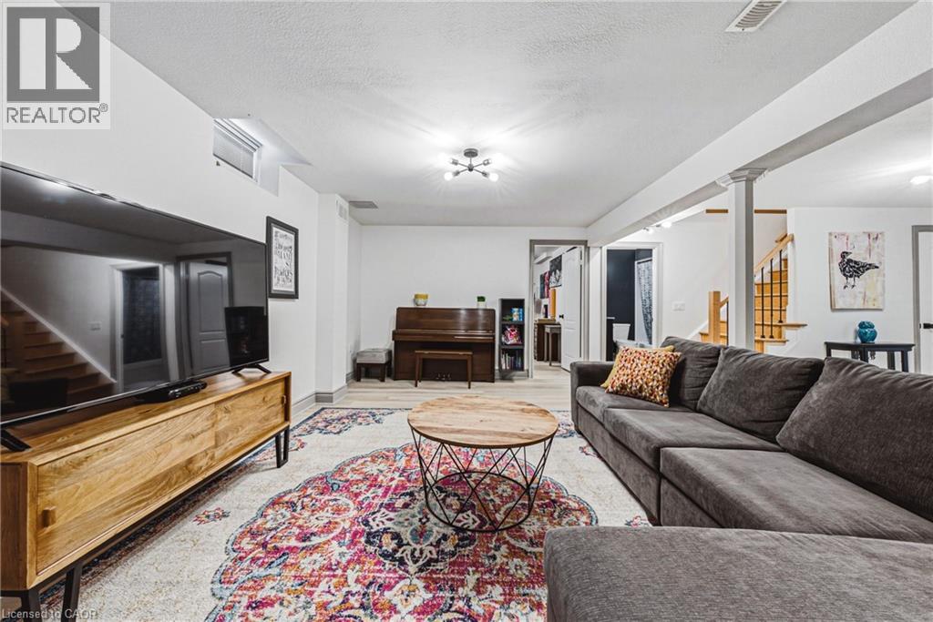 32 KOPPERFIELD Lane - Image 30