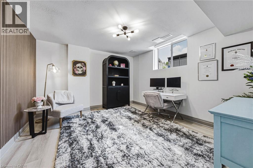 32 KOPPERFIELD Lane - 31