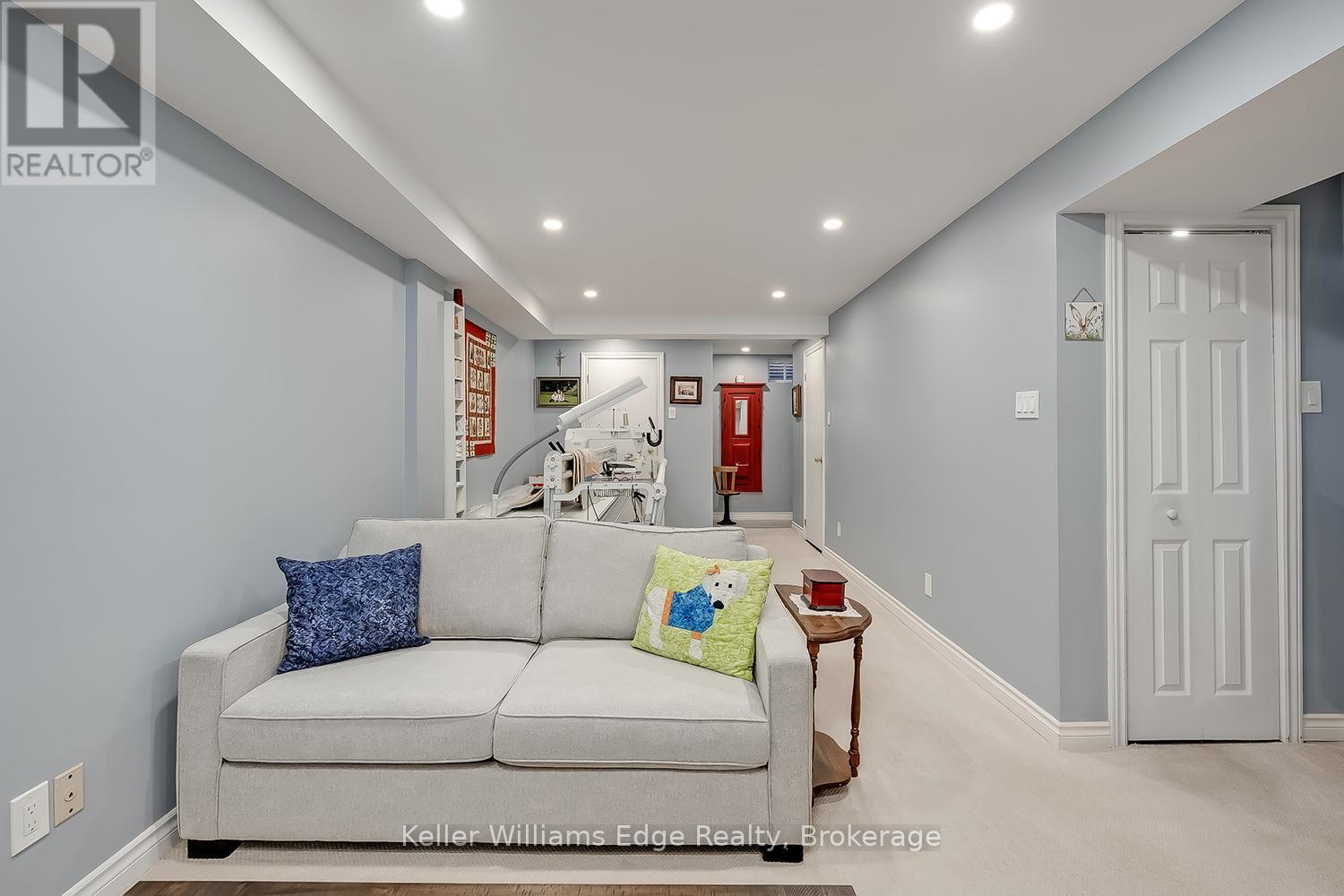 #18 3021 GLENCREST ROAD - 27