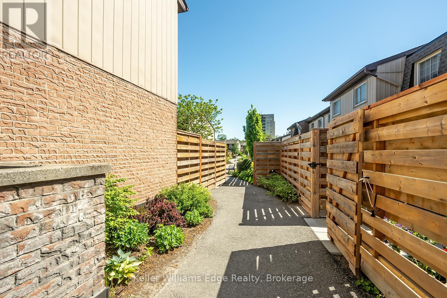 #18 3021 GLENCREST ROAD - 41