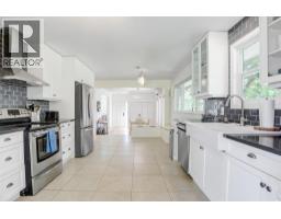 812 Paret Road, Kelowna, BC V1W4P2 Photo 10