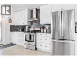 812 Paret Road, Kelowna, BC V1W4P2 Photo 11