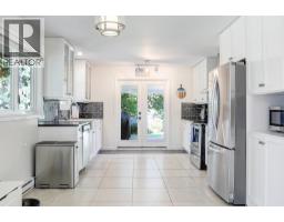 812 Paret Road, Kelowna, BC V1W4P2 Photo 9