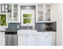 812 Paret Road, Kelowna, BC V1W4P2 Photo 12