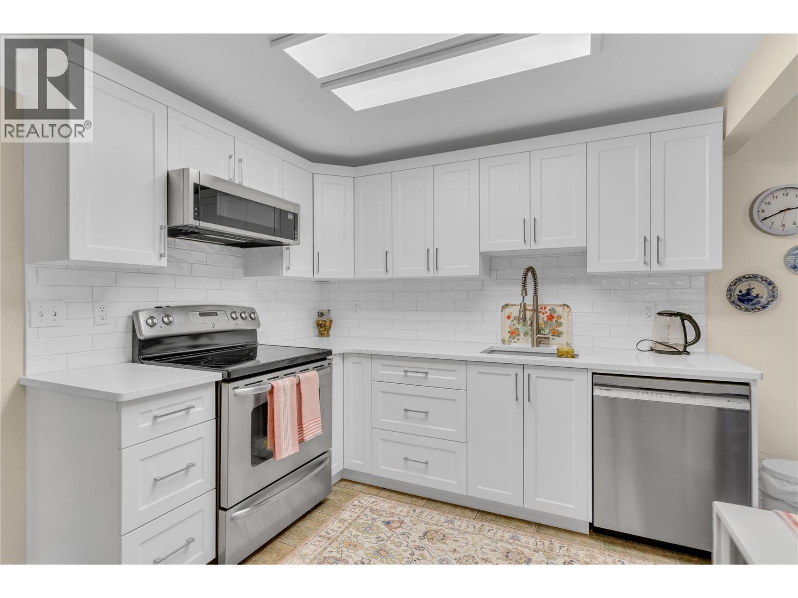 #107 727 Houghton Road - 3