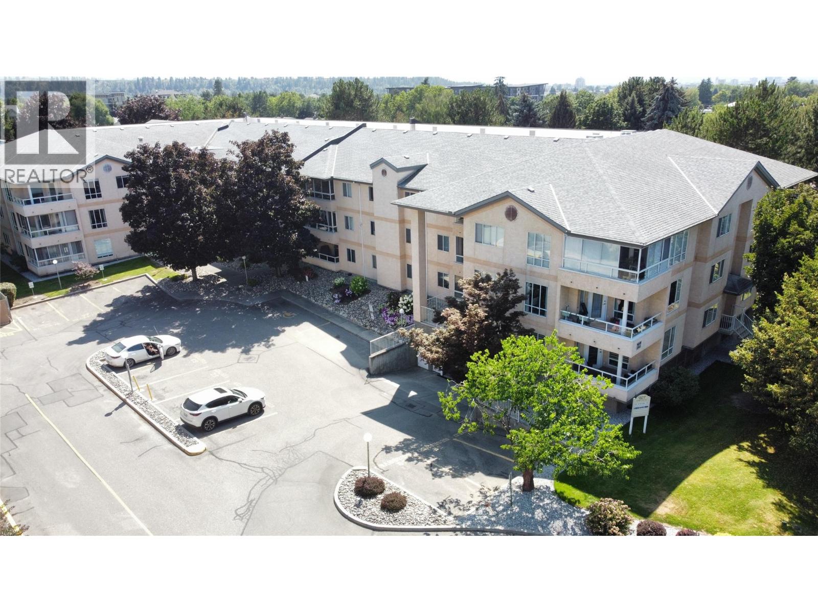 #107 727 Houghton Road - 34