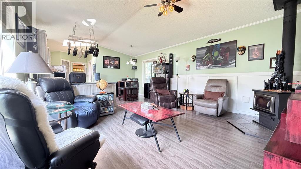108 1 Street W - 10