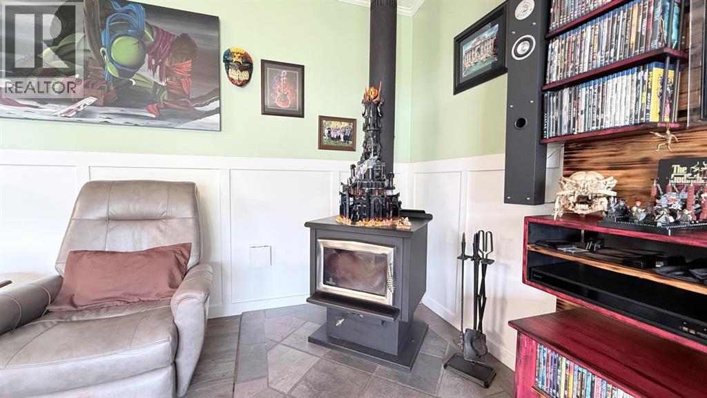108 1 Street W - 11