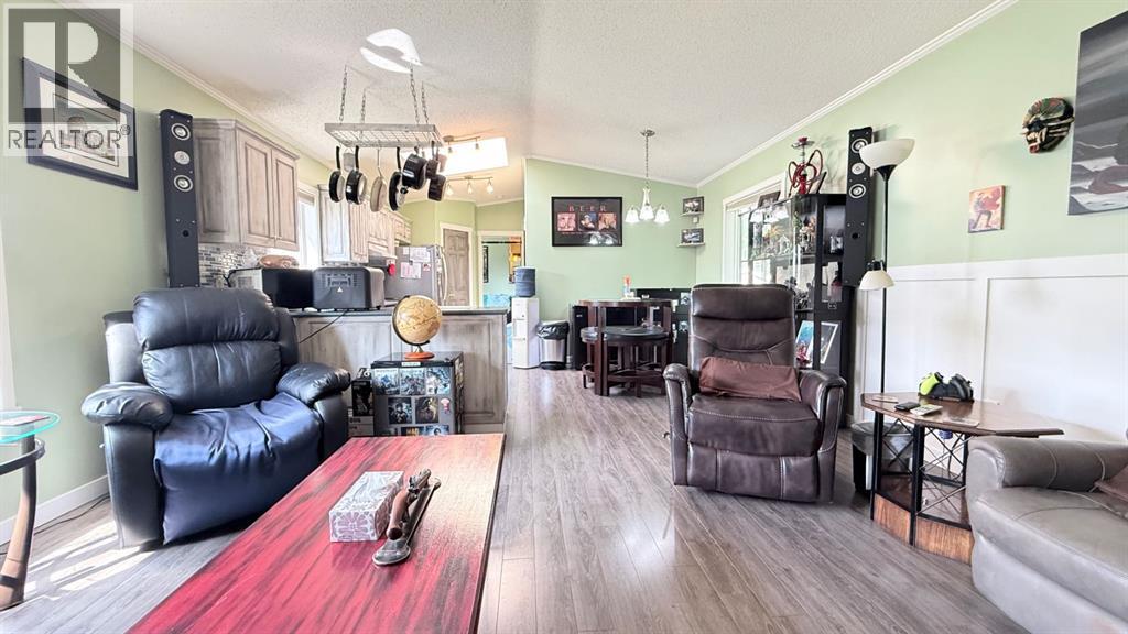 108 1 Street W - 13
