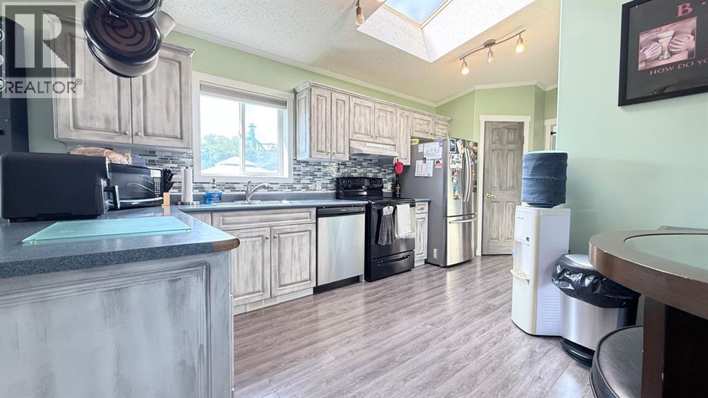 108 1 Street W - 15