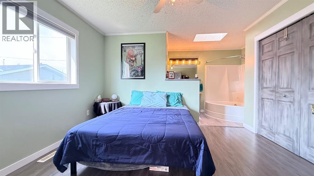 108 1 Street W - 24