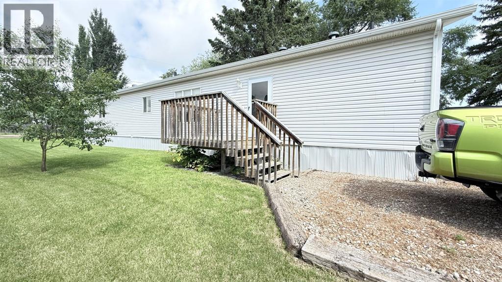 108 1 Street W - 36
