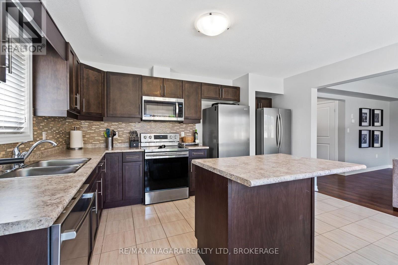 7 RILEY AVENUE - 11
