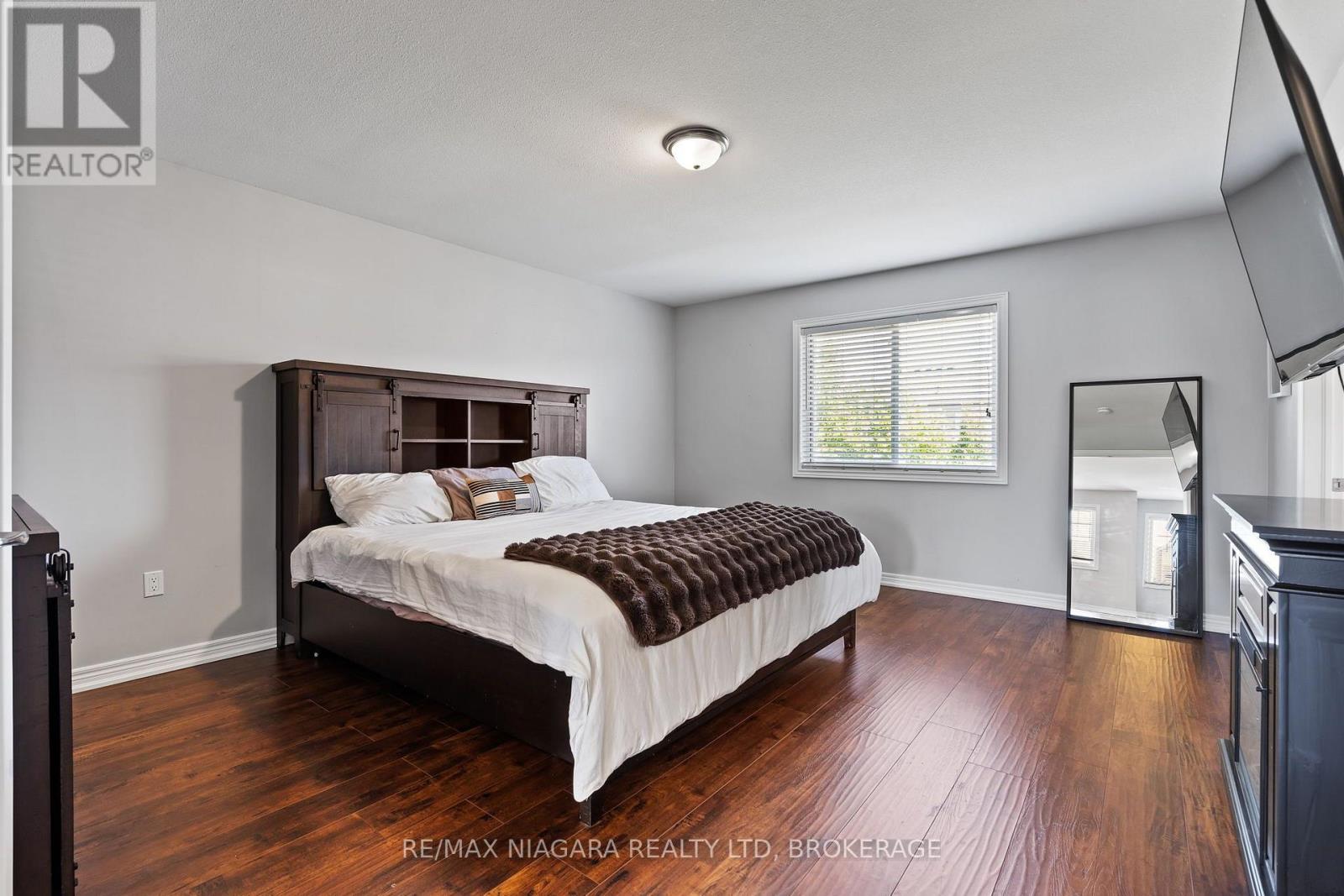 7 RILEY AVENUE - 18