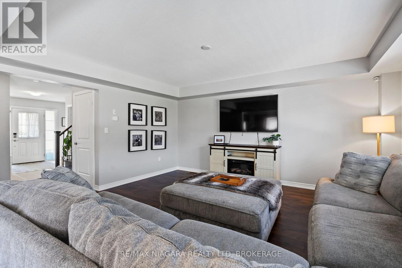 7 RILEY AVENUE - 8