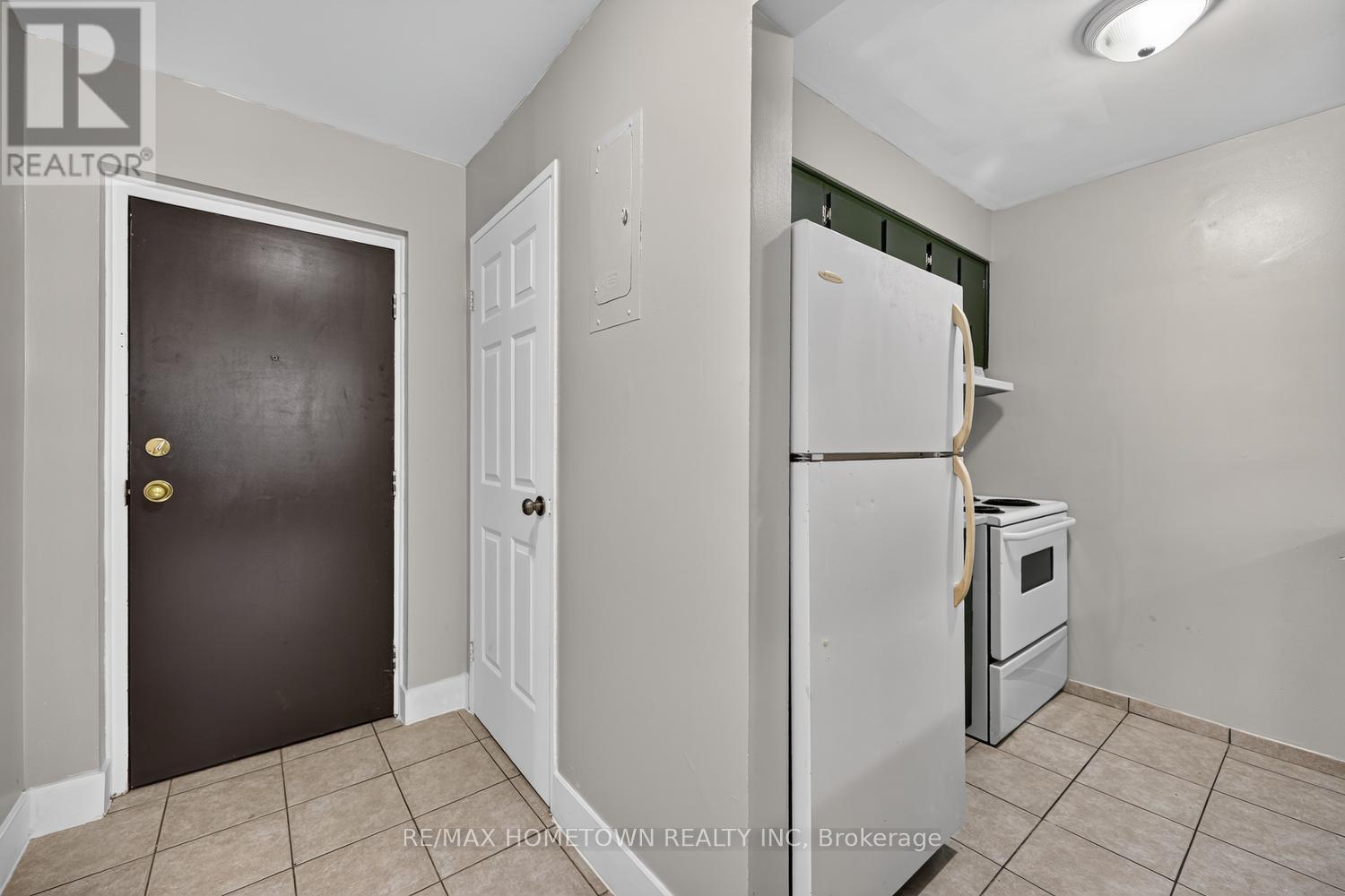#G1 815 KYLE COURT - Image 8