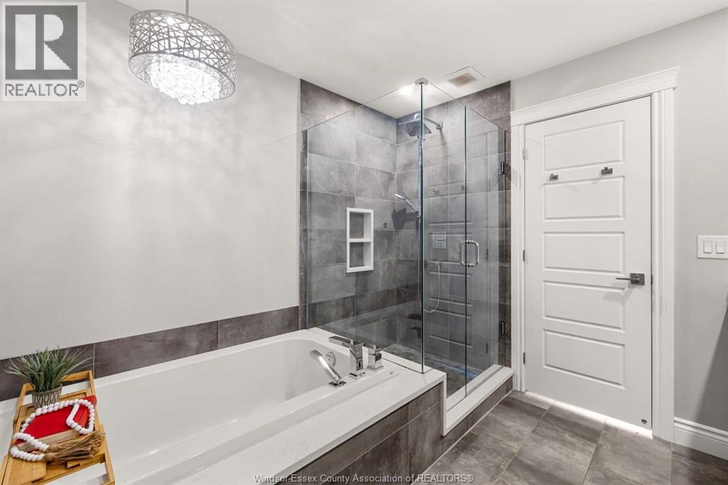 557 CHATEAU AVENUE - 23