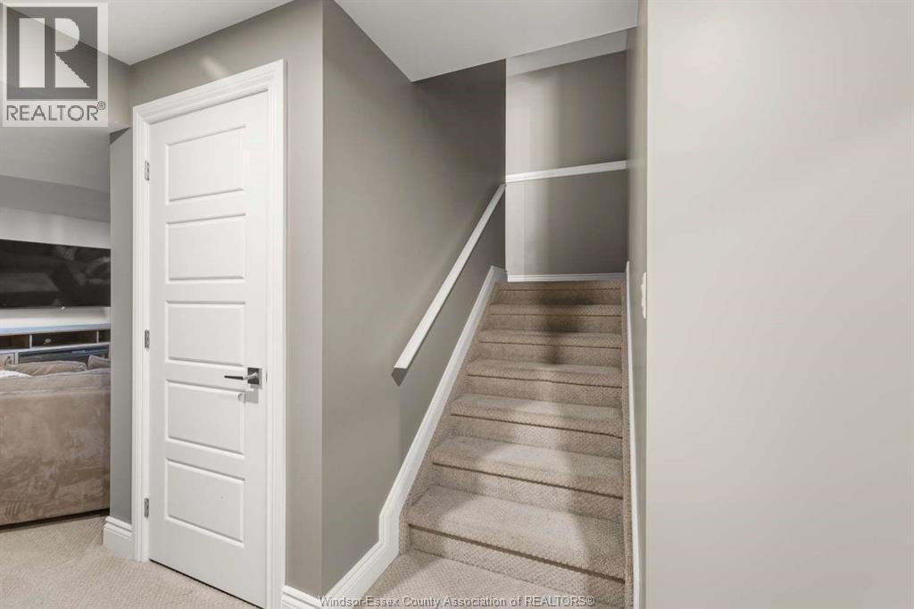 557 CHATEAU AVENUE - 32