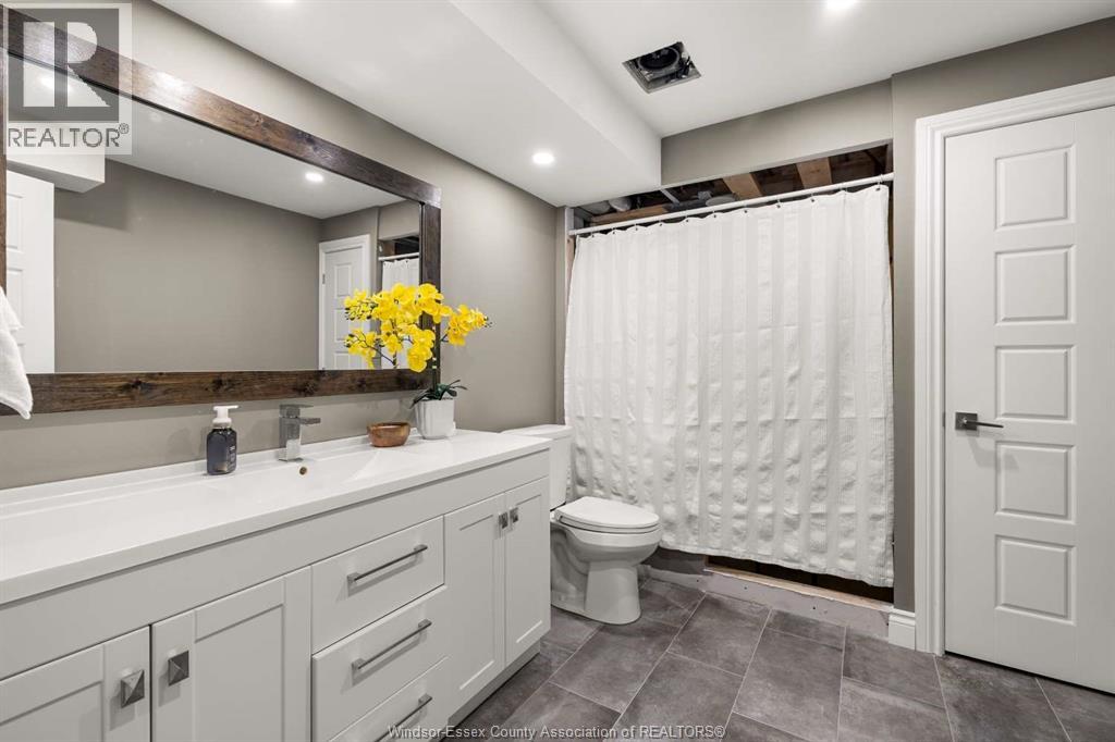 557 CHATEAU AVENUE - 34