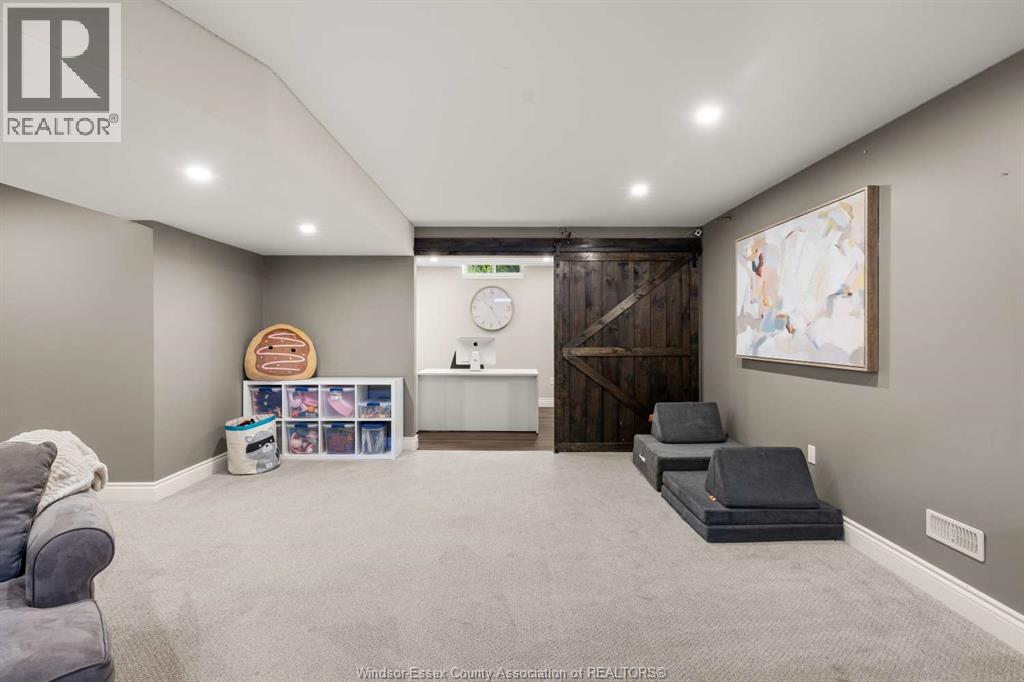 557 CHATEAU AVENUE - 36