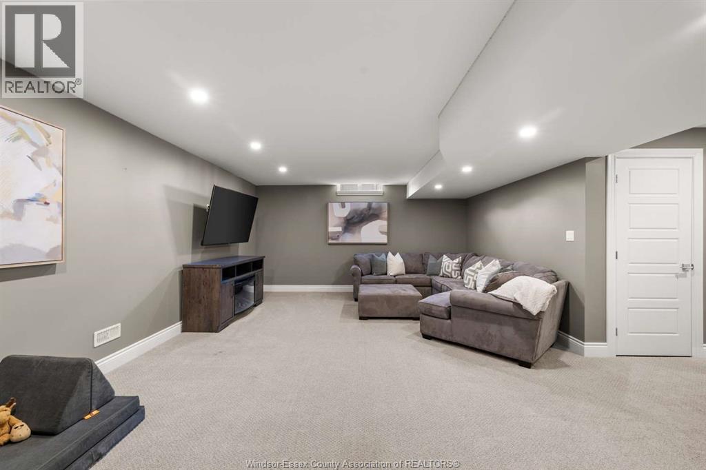 557 CHATEAU AVENUE - 37