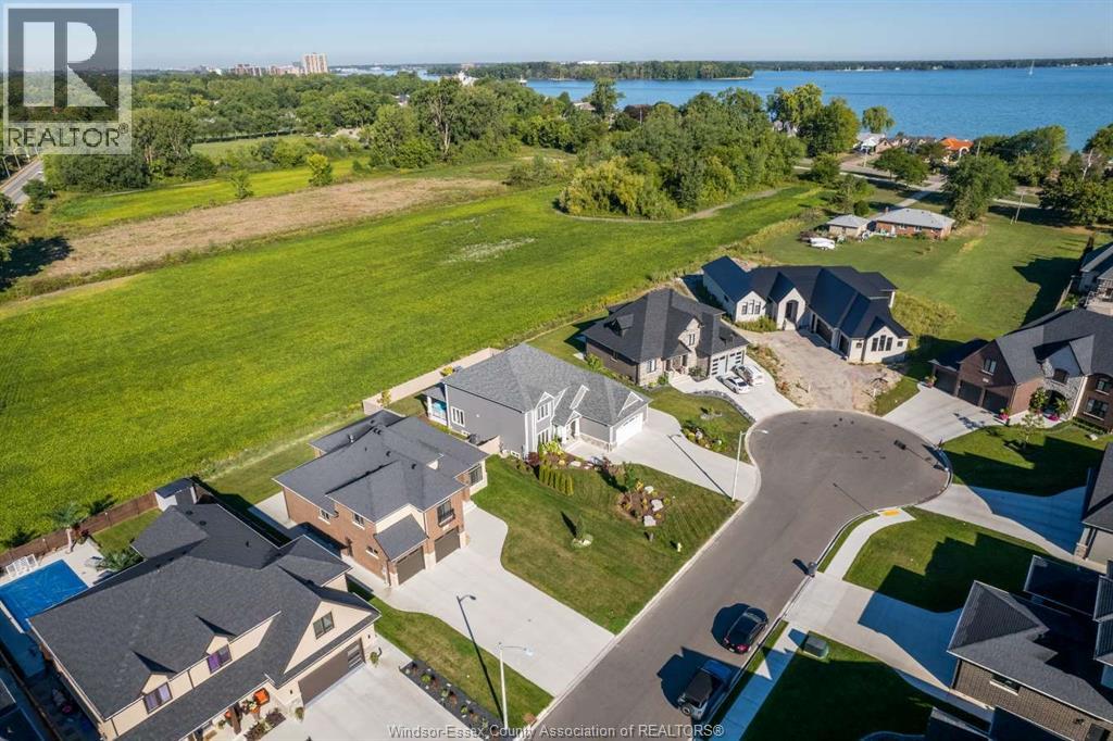 557 CHATEAU AVENUE - 49