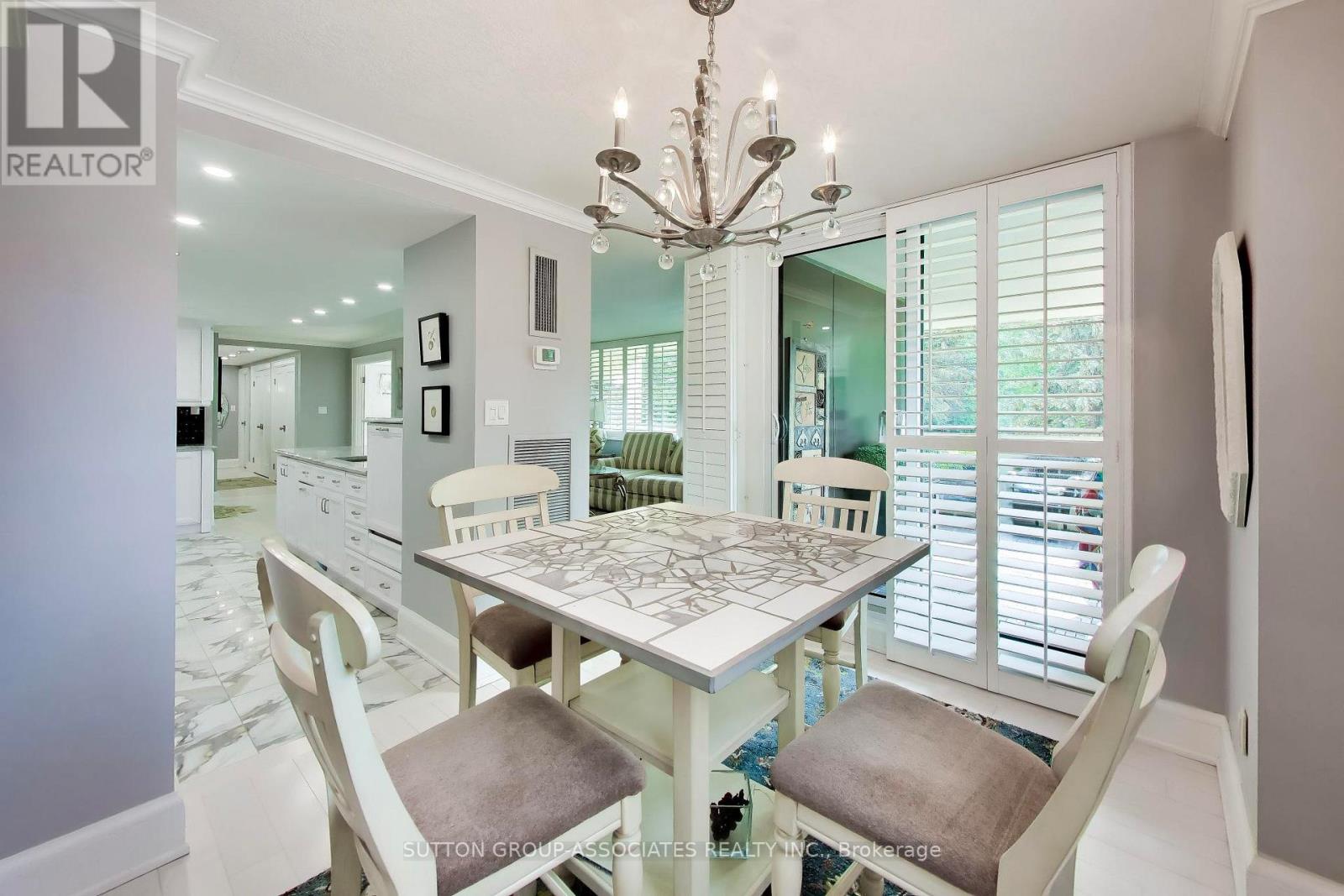 #204 75 WYNFORD HTS CRESCENT - 20