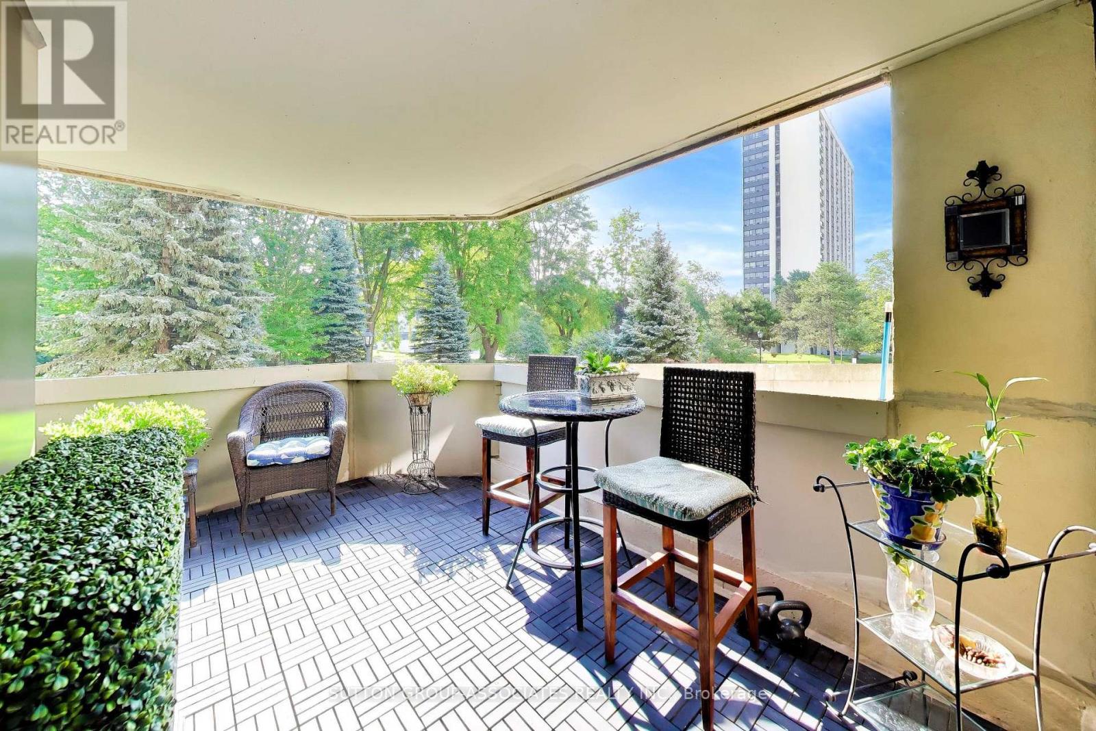 #204 75 WYNFORD HTS CRESCENT - 23